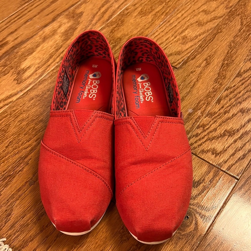 Red bobs from Skechers size 9